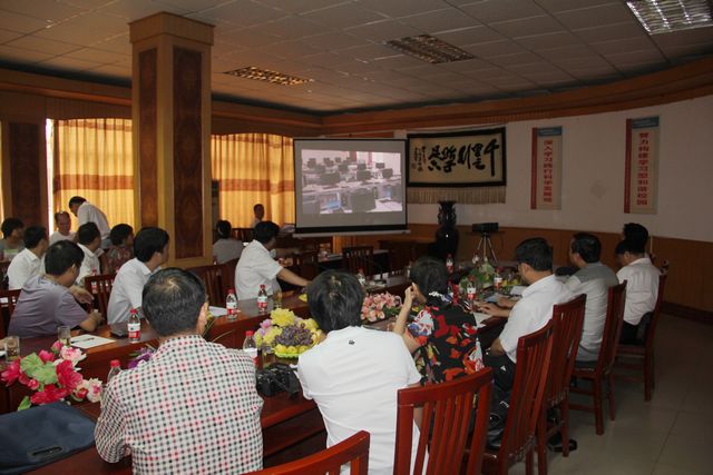 热烈祝贺我校顺利通过第一批国家改革发展示范校中期验收